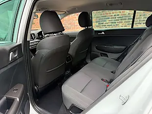 Used 2018 Kia Sportage Sportage 2 Isg White - Interior and Exterior details 11