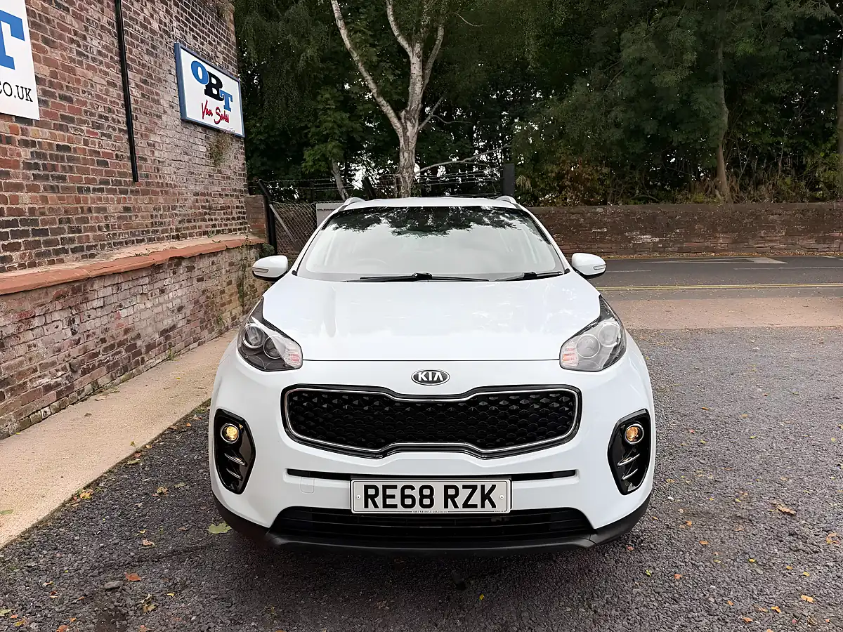 Used 2018 Kia Sportage Sportage 2 Isg White - Interior and Exterior details 20