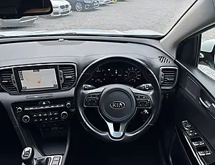 Used 2018 Kia Sportage Sportage 3 Isg White - Interior and Exterior details 11