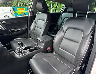 Used 2018 Kia Sportage Sportage 3 Isg White - Interior and Exterior details 16