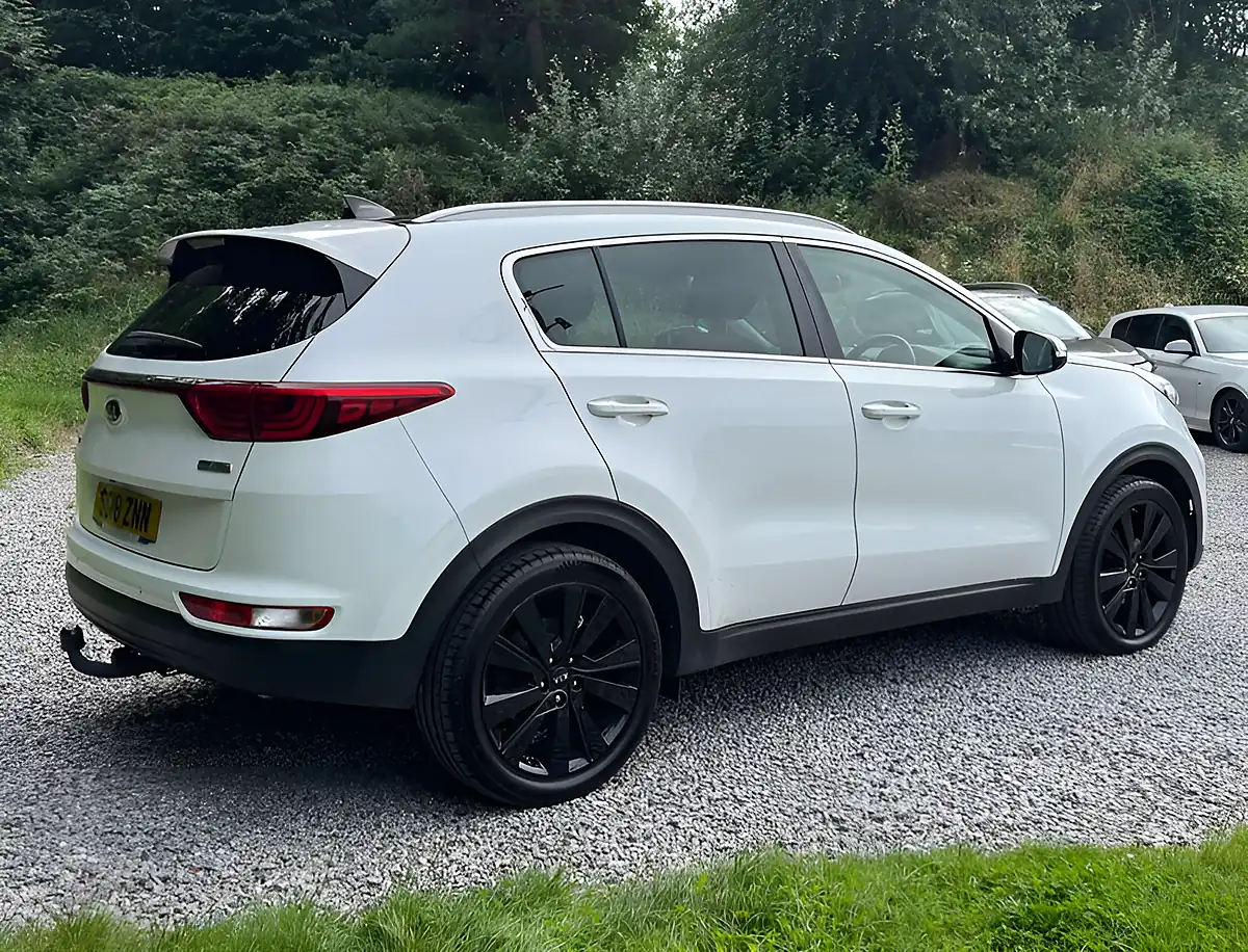 Used 2018 Kia Sportage Sportage 3 Isg White - Interior and Exterior details 3