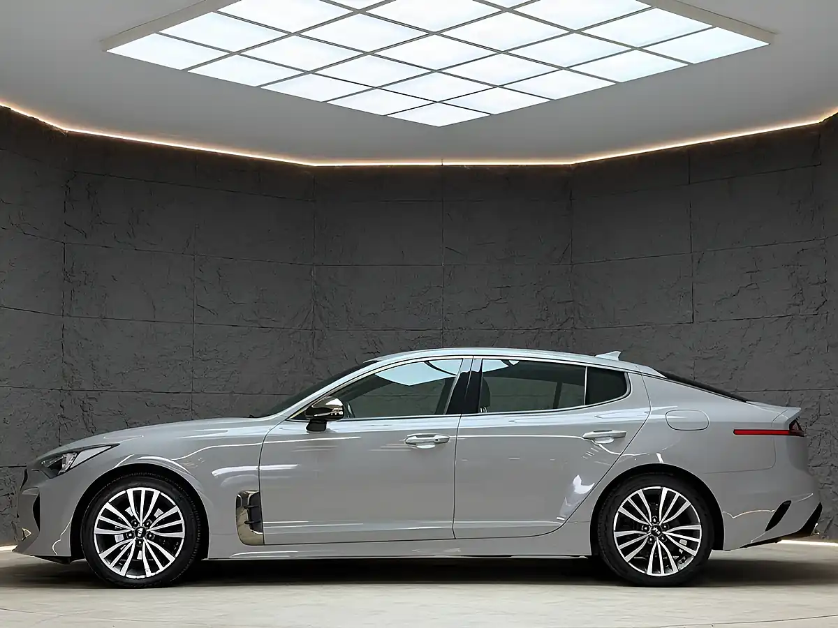 Used 2018 Kia Stinger GT-Line Gran Turismo Grey - Interior and Exterior details 3