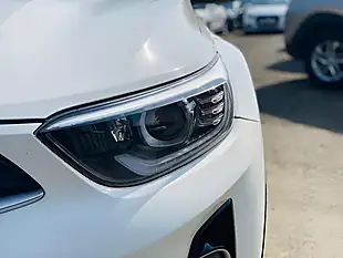 Used 2018 Kia Stonic 1 White - Interior and Exterior details 11