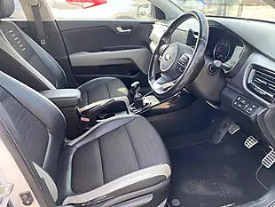 Used 2018 Kia Stonic 1 White - Interior and Exterior details 12