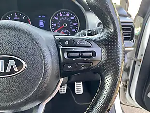 Used 2018 Kia Stonic 1 White - Interior and Exterior details 14