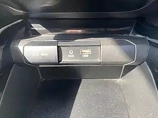 Used 2018 Kia Stonic 1 White - Interior and Exterior details 15