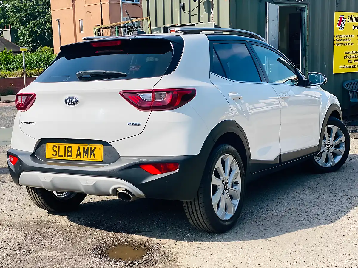 Used 2018 Kia Stonic 1 White - Interior and Exterior details 6