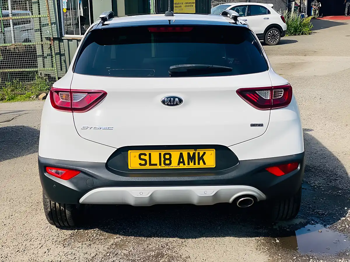 Used 2018 Kia Stonic 1 White - Interior and Exterior details 7