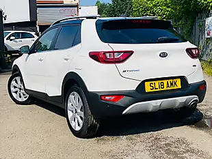 Used 2018 Kia Stonic 1 White - Interior and Exterior details 8