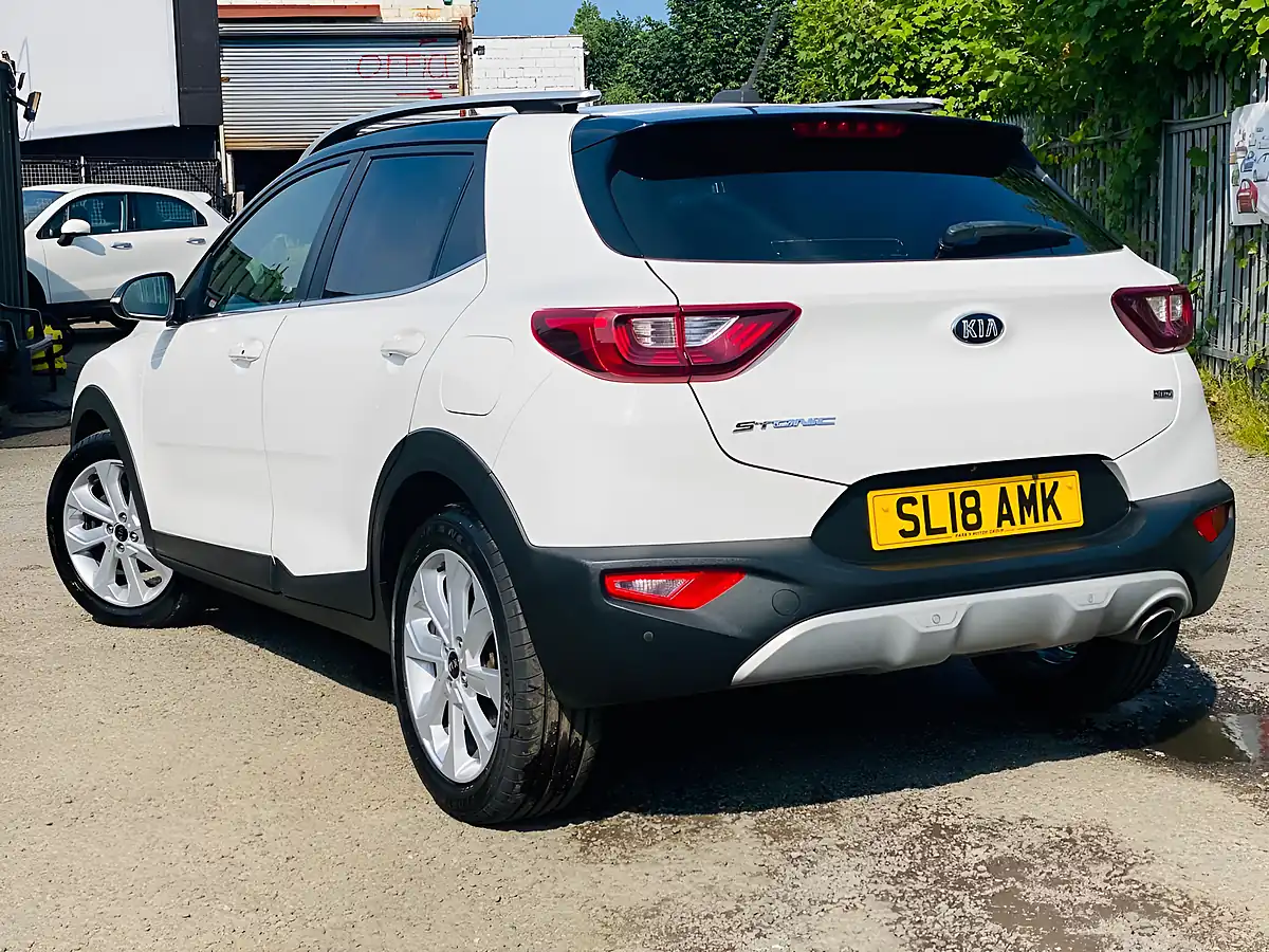 Used 2018 Kia Stonic 1 White - Interior and Exterior details 8