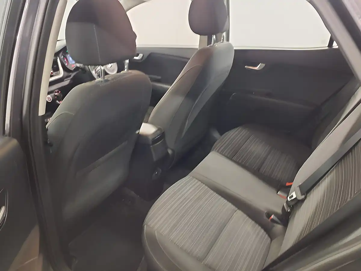 Used 2018 Kia Stonic 2 Grey - Interior and Exterior details 7