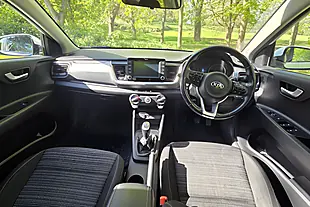 Used 2018 Kia Stonic 2 Isg White - Interior and Exterior details 12