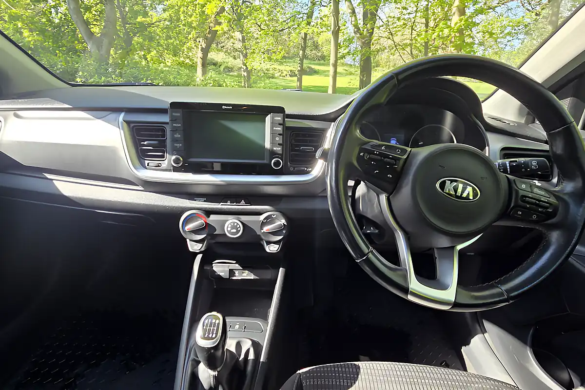 Used 2018 Kia Stonic 2 Isg White - Interior and Exterior details 13