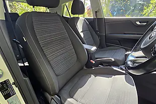 Used 2018 Kia Stonic 2 Isg White - Interior and Exterior details 14