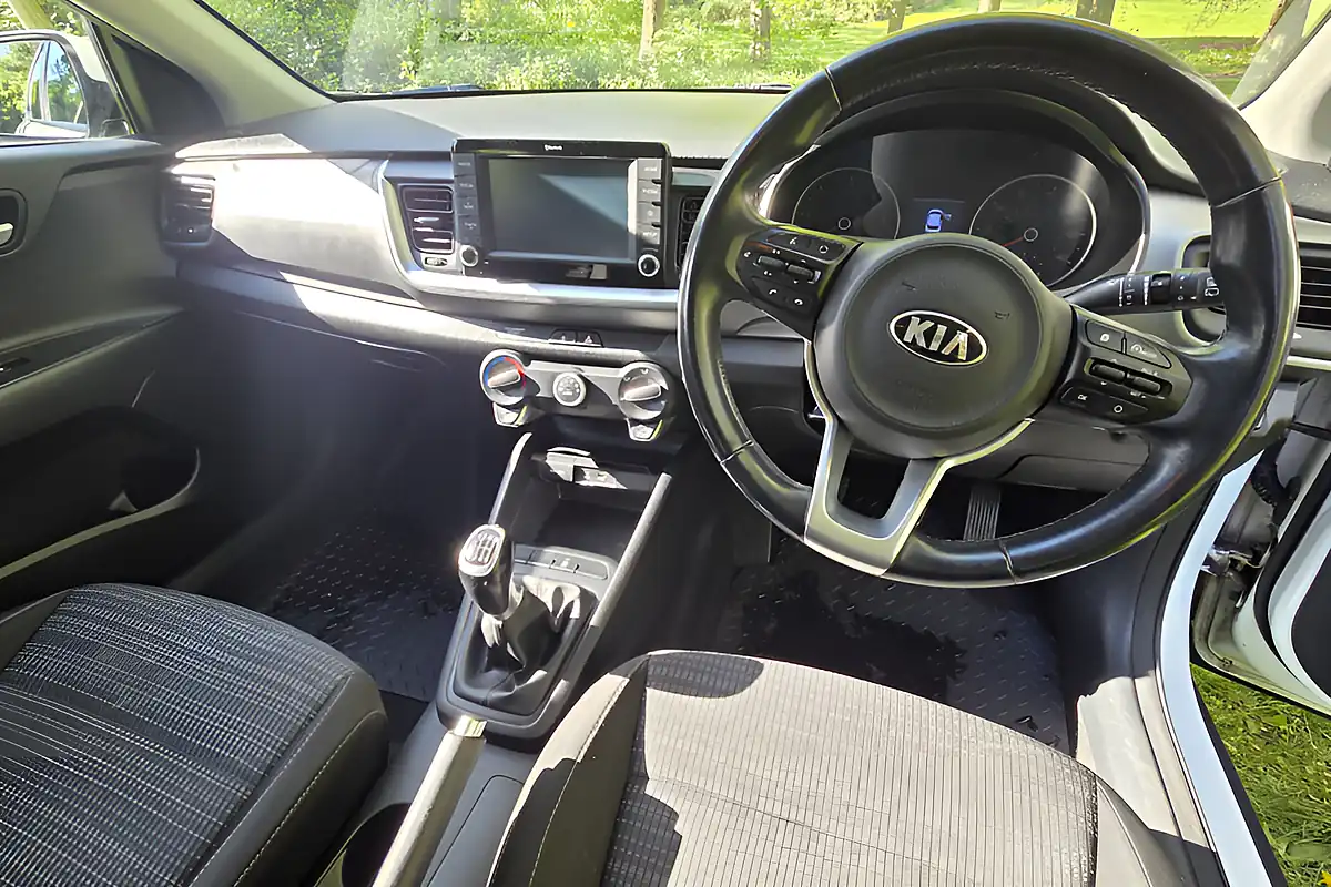 Used 2018 Kia Stonic 2 Isg White - Interior and Exterior details 17