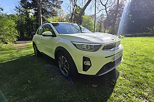 Used 2018 Kia Stonic 2 Isg White - Interior and Exterior details 3