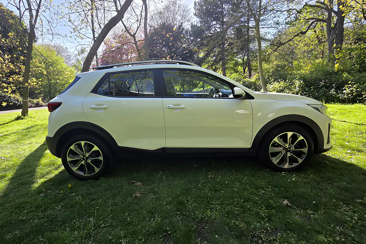 Used 2018 Kia Stonic 2 Isg White - Interior and Exterior details 7