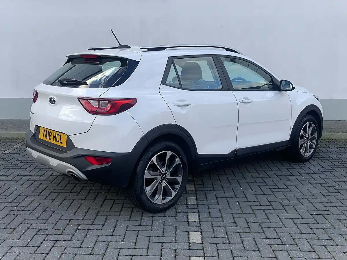Used 2018 Kia Stonic 2 White - Interior and Exterior details 10