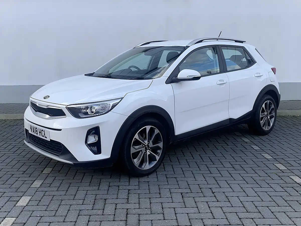 Used 2018 Kia Stonic 2 White - Interior and Exterior details 4