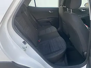 Used 2018 Kia Stonic 2 White - Interior and Exterior details 8