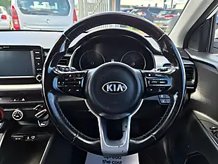 Used 2018 Kia Stonic 2 White - Interior and Exterior details 10