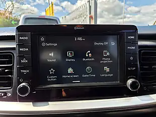 Used 2018 Kia Stonic 2 White - Interior and Exterior details 13