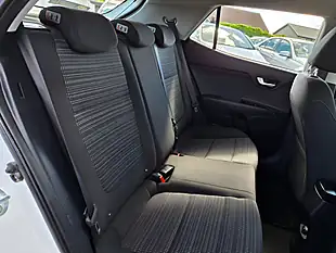 Used 2018 Kia Stonic 2 White - Interior and Exterior details 14