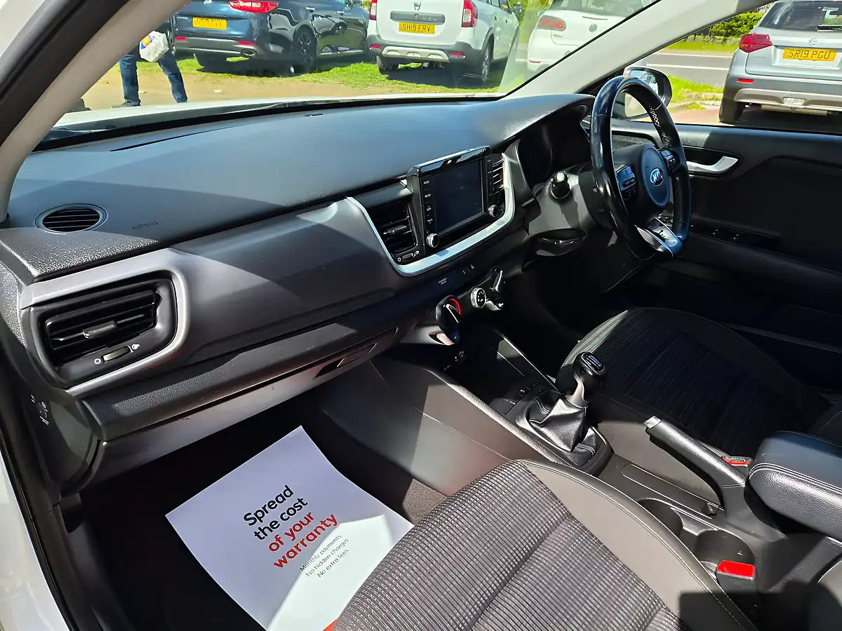 Used 2018 Kia Stonic 2 White - Interior and Exterior details 18