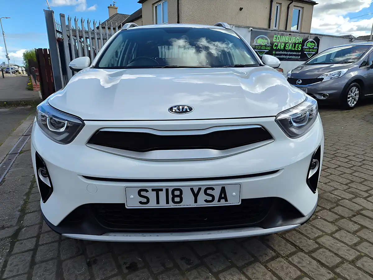 Used 2018 Kia Stonic 2 White - Interior and Exterior details 2