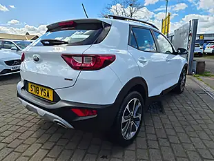 Used 2018 Kia Stonic 2 White - Interior and Exterior details 6