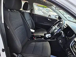 Used 2018 Kia Stonic 2 White - Interior and Exterior details 7