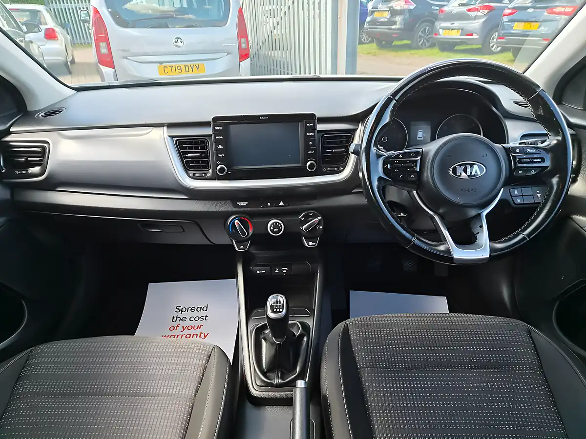 Used 2018 Kia Stonic 2 White - Interior and Exterior details 9