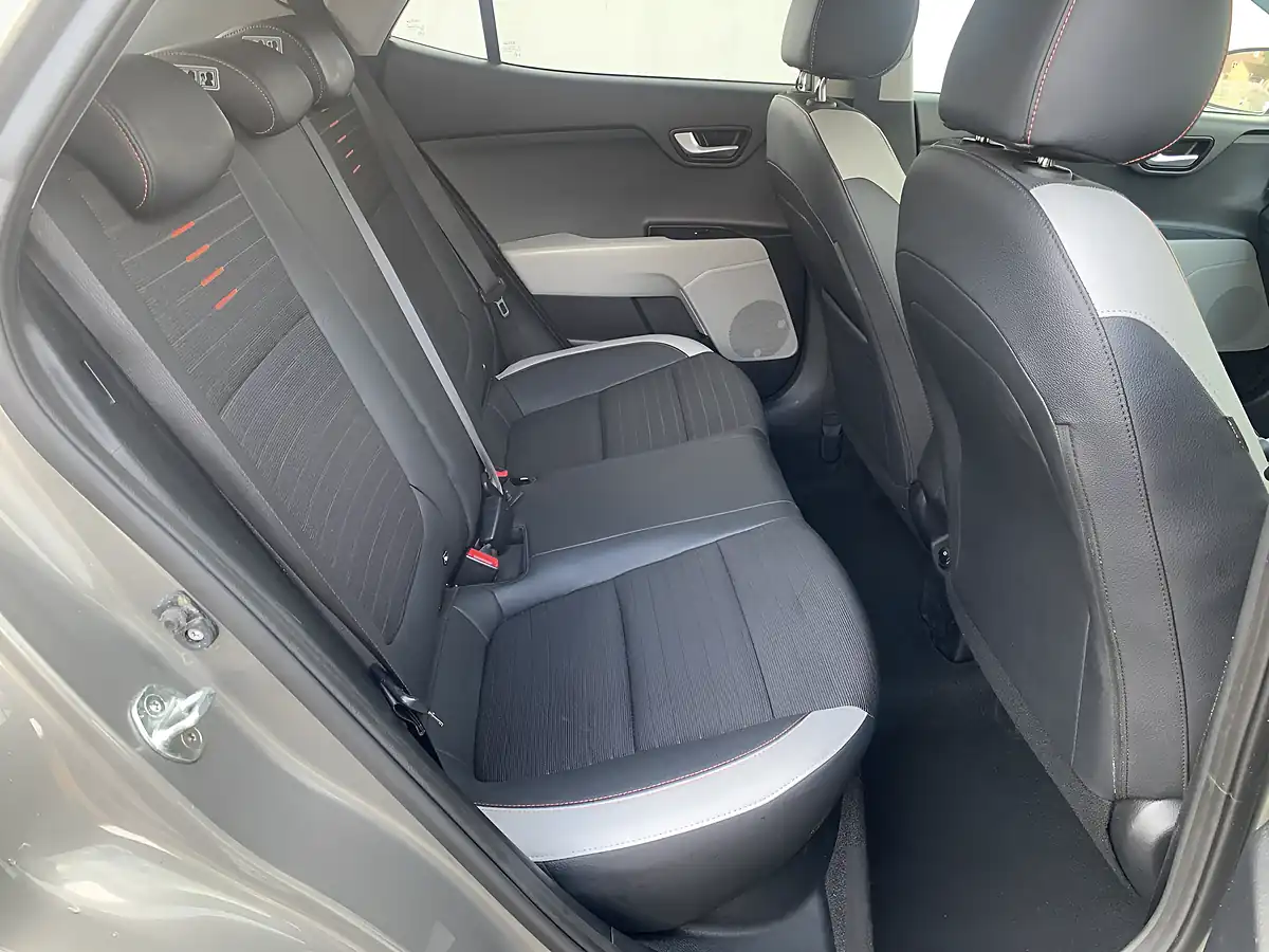 Used 2018 Kia Stonic First Edition Grey - Interior and Exterior details 8