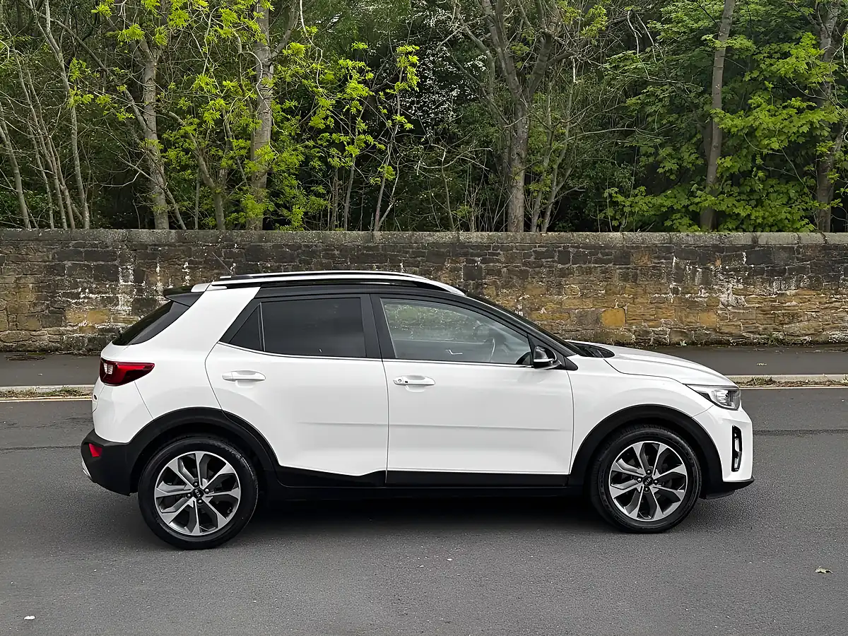 Used 2018 Kia Stonic First Edition White - Interior and Exterior details 11