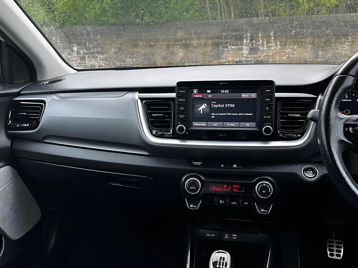 Used 2018 Kia Stonic First Edition White - Interior and Exterior details 14