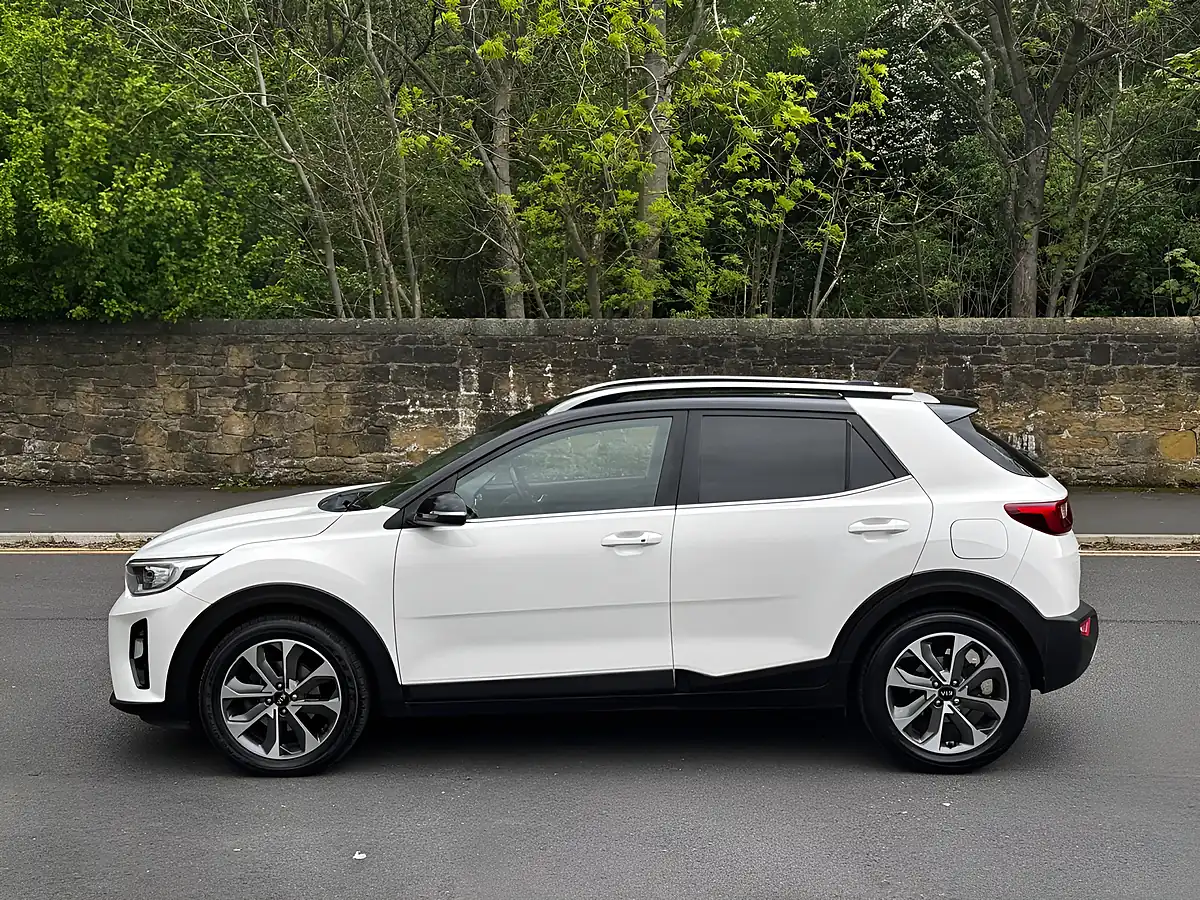 Used 2018 Kia Stonic First Edition White - Interior and Exterior details 5