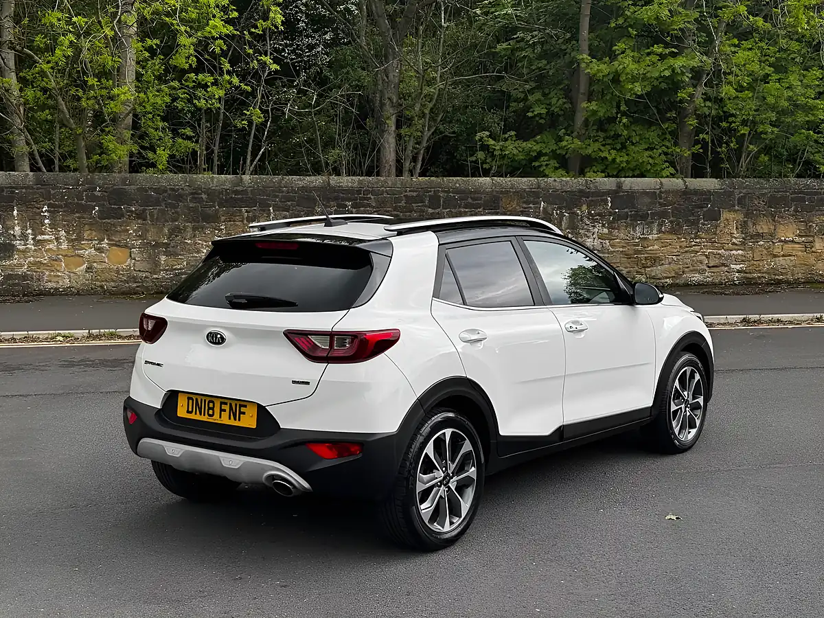 Used 2018 Kia Stonic First Edition White - Interior and Exterior details 7