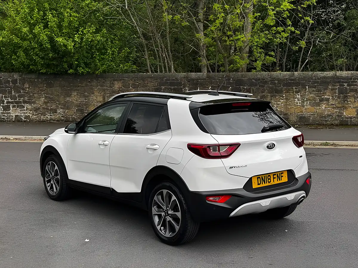 Used 2018 Kia Stonic First Edition White - Interior and Exterior details 9