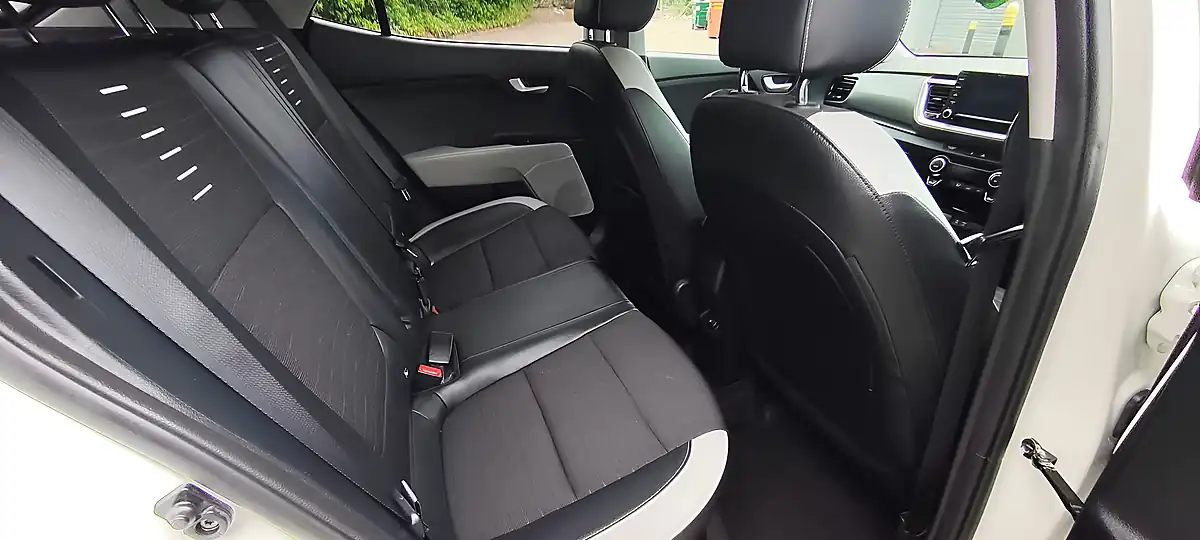 Used 2018 Kia Stonic First Edition White - Interior and Exterior details 12