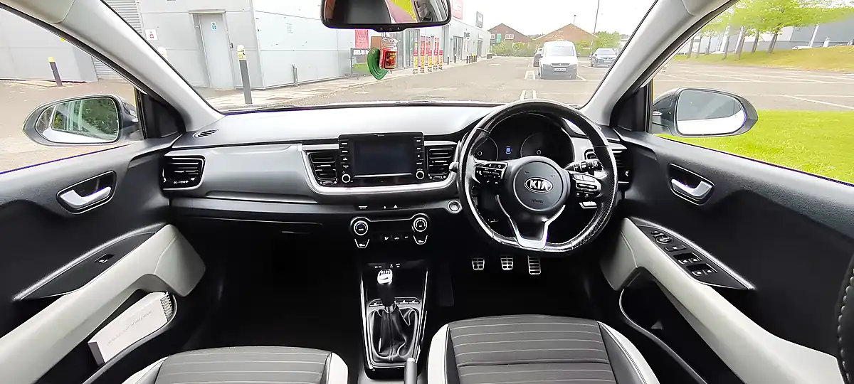 Used 2018 Kia Stonic First Edition White - Interior and Exterior details 14
