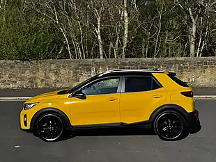 Used 2018 Kia Stonic First Edition Yellow - Interior and Exterior details 15
