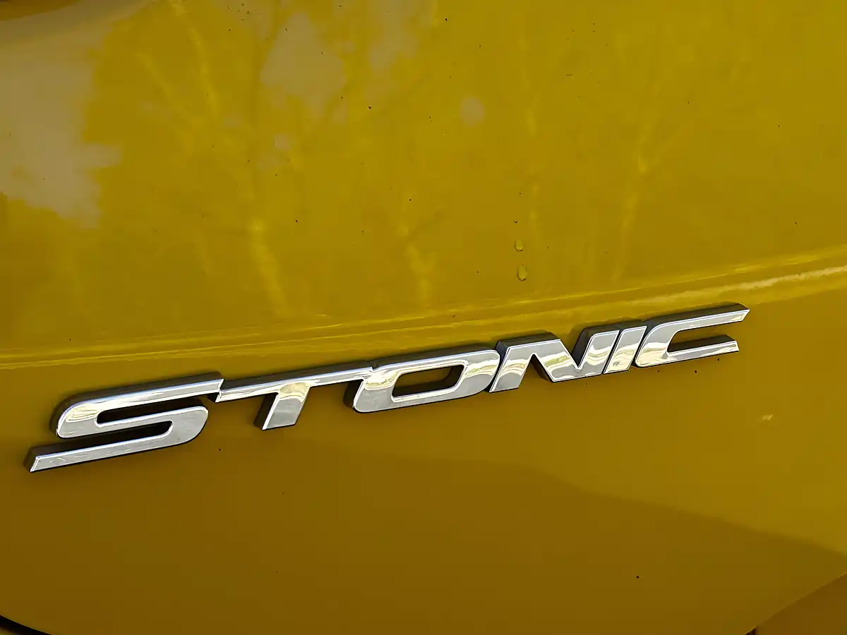 Used 2018 Kia Stonic First Edition Yellow - Interior and Exterior details 19