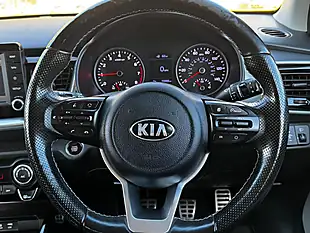 Used 2018 Kia Stonic First Edition Yellow - Interior and Exterior details 4