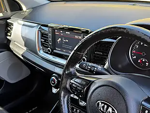 Used 2018 Kia Stonic First Edition Yellow - Interior and Exterior details 6