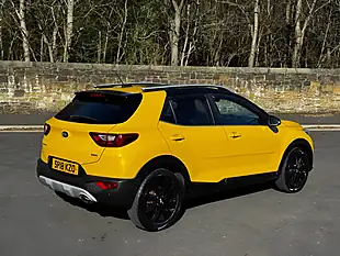 Used 2018 Kia Stonic First Edition Yellow - Interior and Exterior details 9