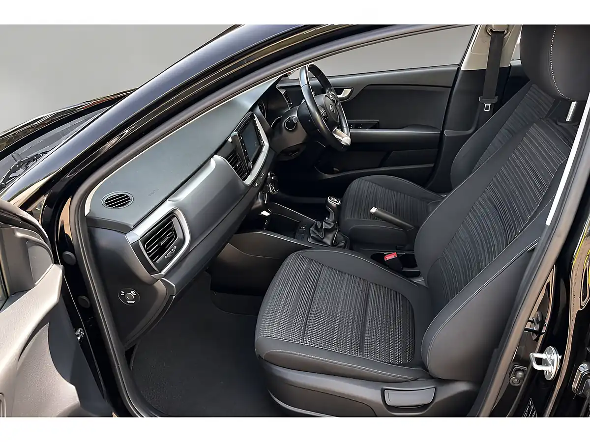 Used 2018 Kia Stonic Stonic 2 Black - Interior and Exterior details 8