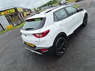 Used 2018 Kia Stonic White - Interior and Exterior details 14