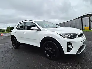 Used 2018 Kia Stonic White - Interior and Exterior details 3