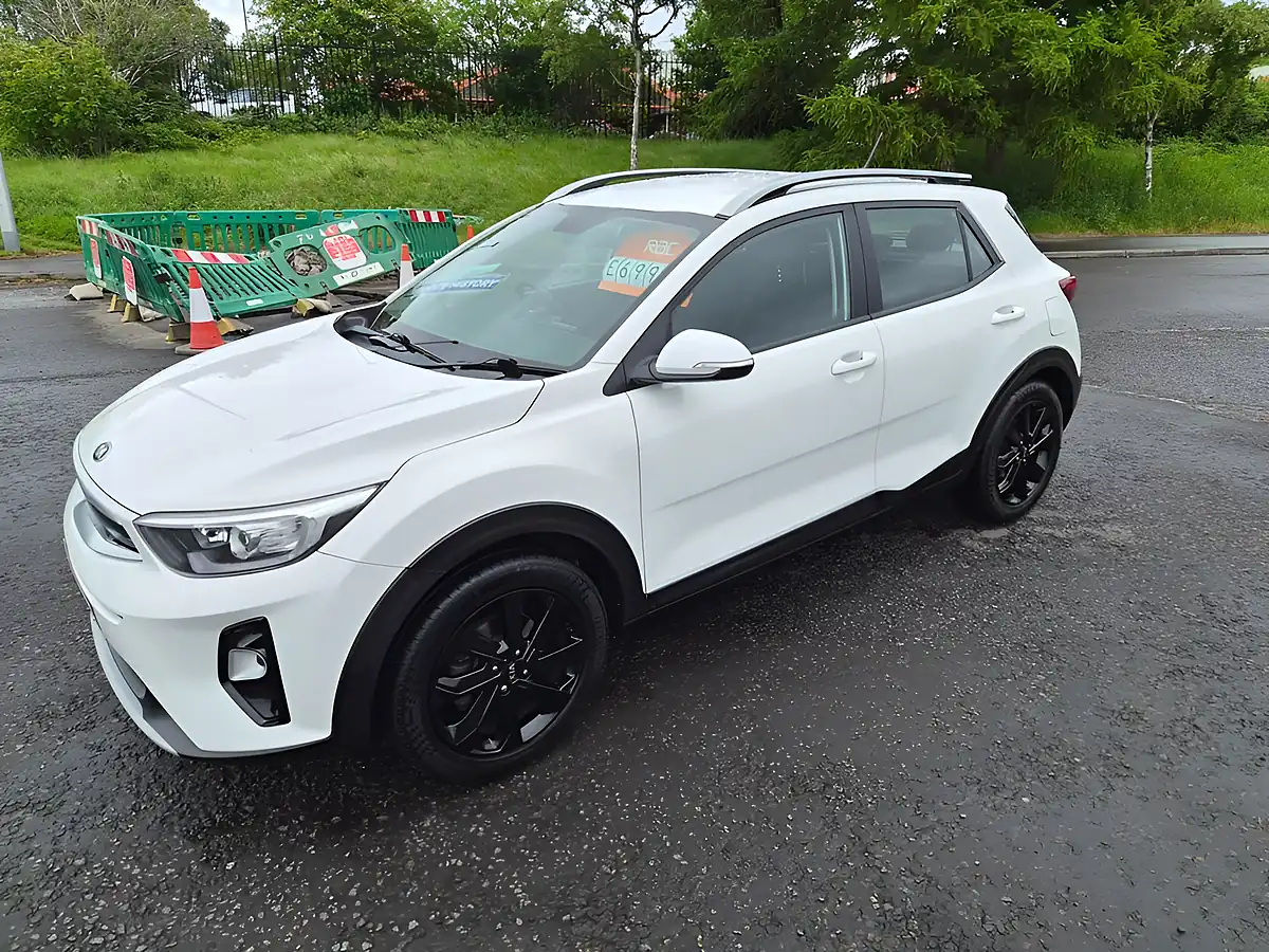 Used 2018 Kia Stonic White - Interior and Exterior details 7