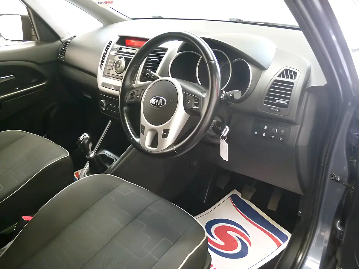 Used 2018 Kia Venga 2 Blue - Interior and Exterior details 13